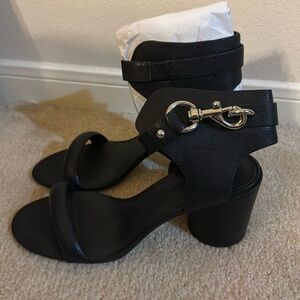 NWOT Rebecca Minkoff Malina black leather ankle strap sandal with clasp size 9.5